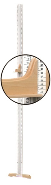 Längdmätare i trä 0-220cm,  avsedd för vägg