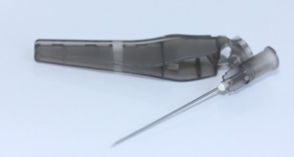 Injektionskanyl 0,7x50mm Svart Stickskydd